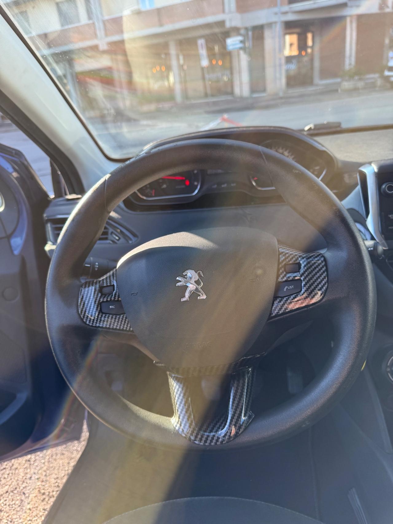 Peugeot 208 1.4 HDi 68 CV 5 porte Access