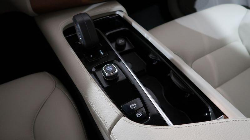 Volvo XC90 Plug-In Hybrid T8 AWD Plug-in 7p R. Inscr. Expr.