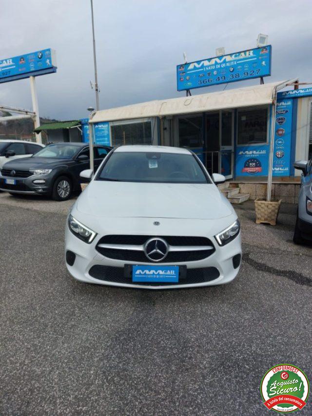 MERCEDES-BENZ A 180 d Automatic Premium