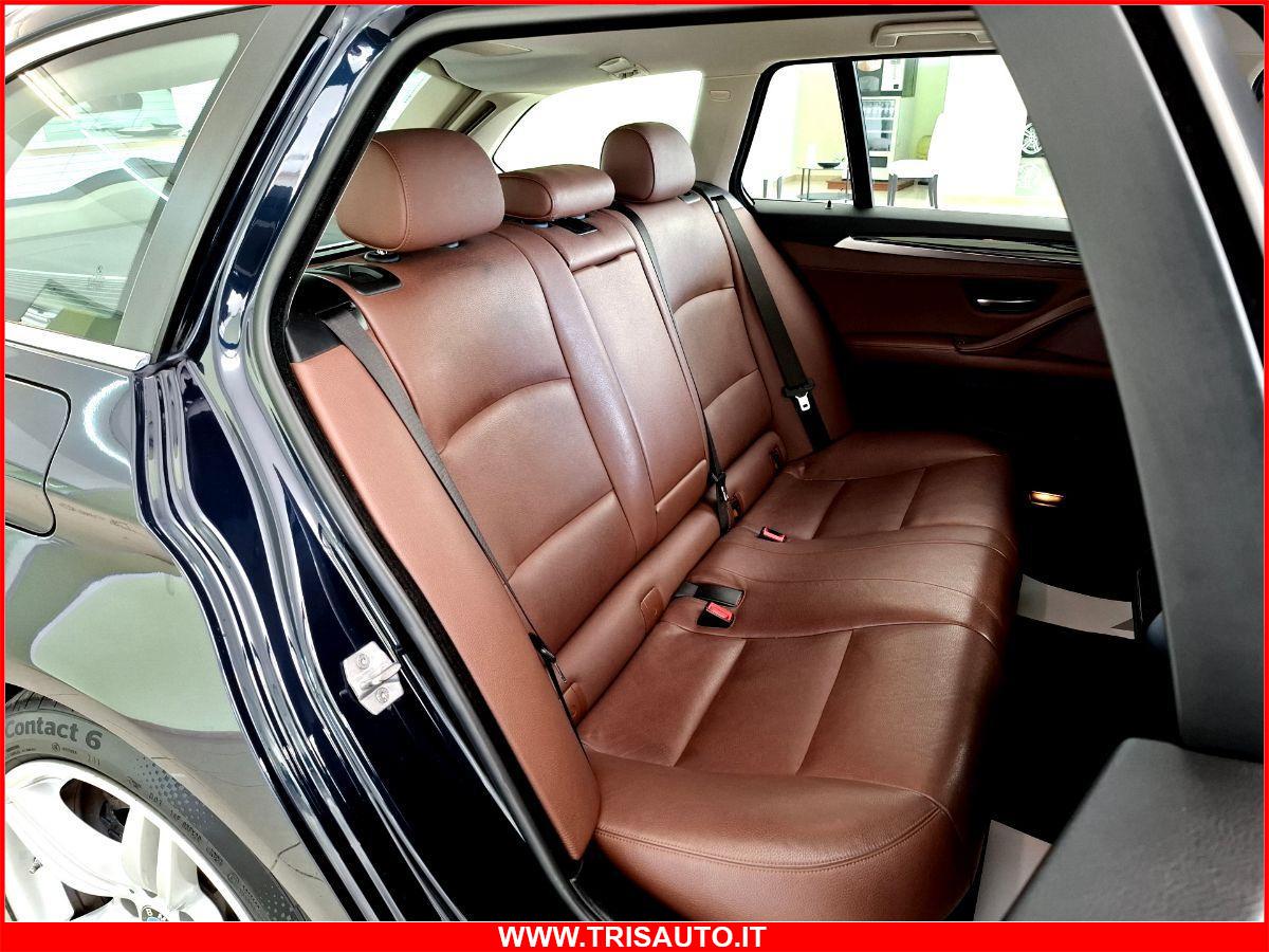 BMW 520d Aut.Touring Luxury (FARI XENO+GANCIO TRAINO+PELLE+NAVI)