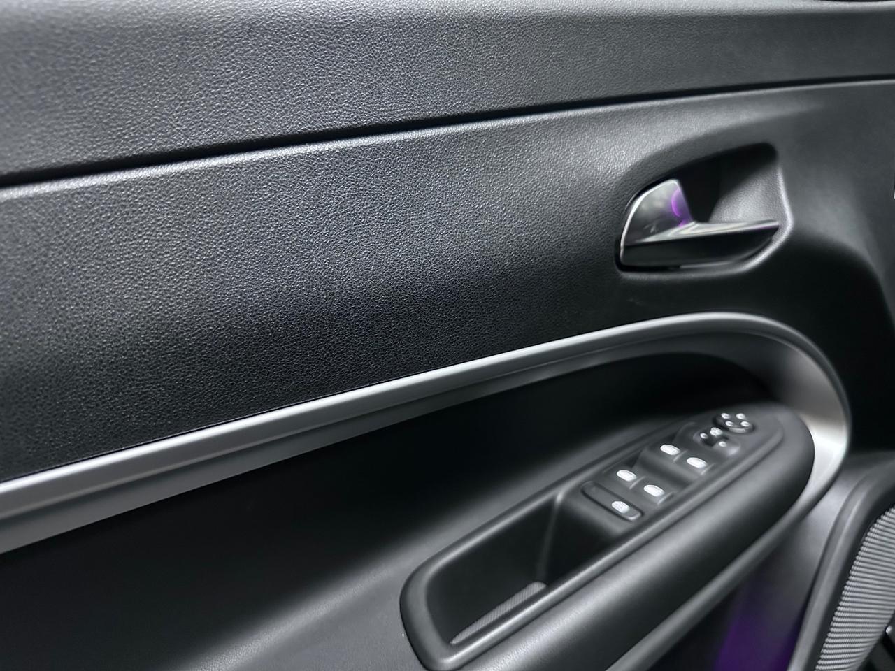 Jeep Avenger 1.2 Turbo 100 CV MHEV Summit