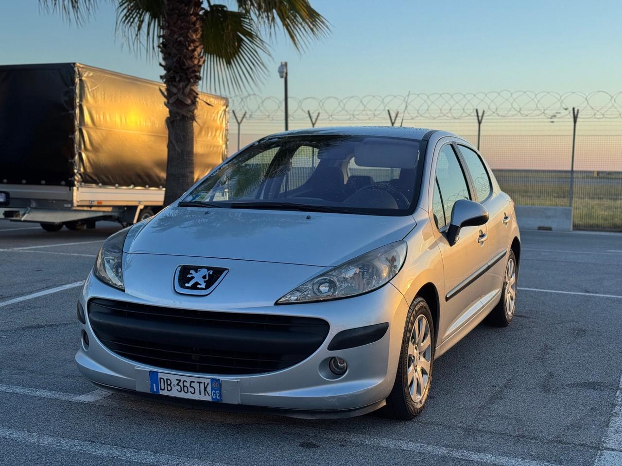 PEUGEOT 207 1.4 HDI NEO PATENTATI 1 PRO 12 MESI DI GARANZIA