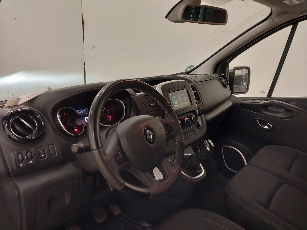 Renault Trafic 2.0 dci 9 Posti + Gancio