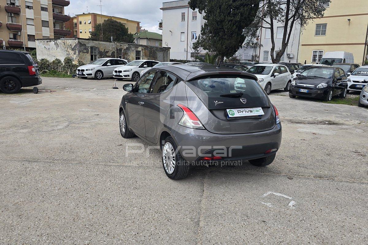 LANCIA Ypsilon 1.2 69 CV 5 porte Silver