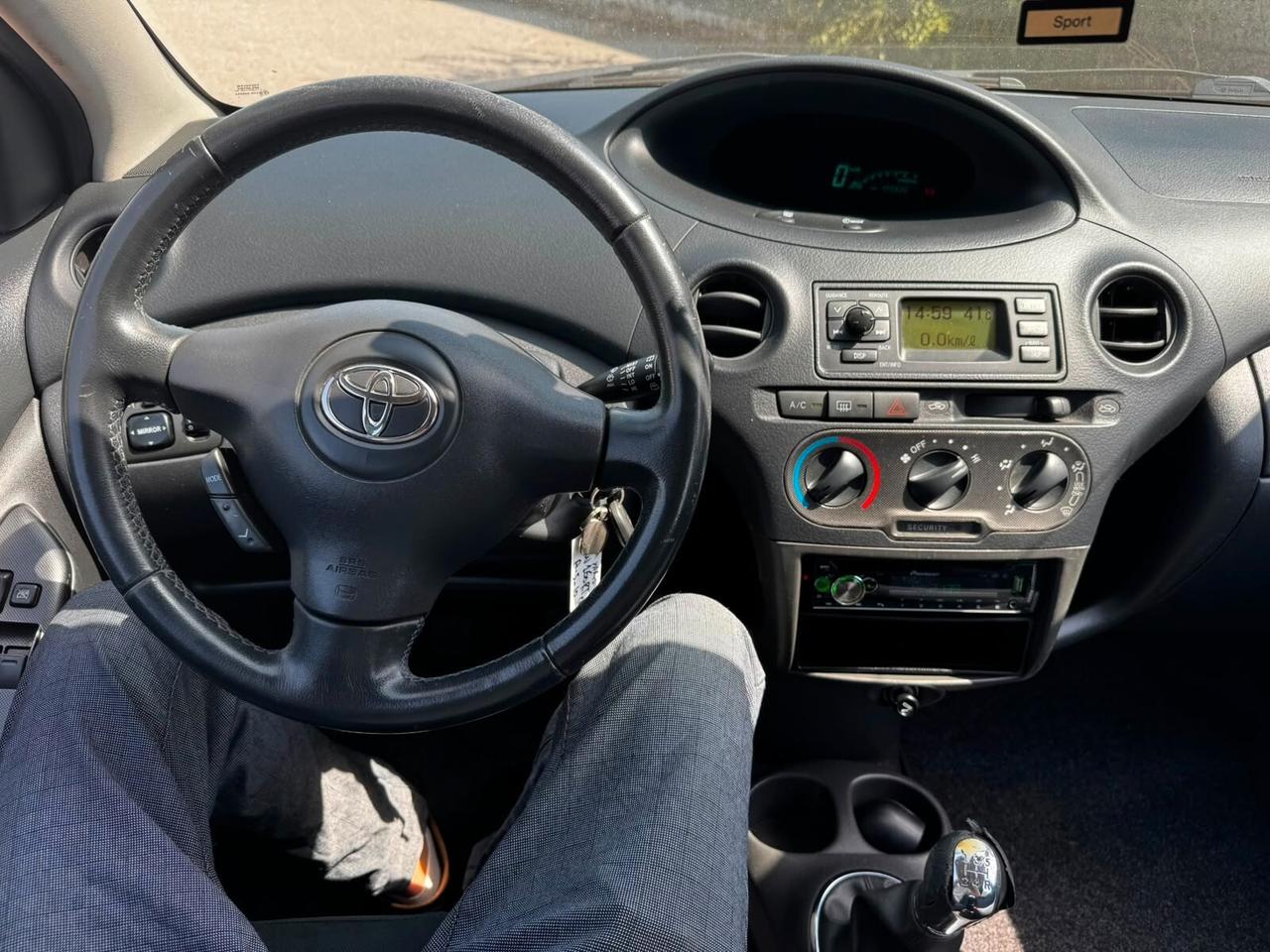 Toyota Yaris 1.0 16V 5p Sol - 130.000 km - Tagliandata - Neopatentati