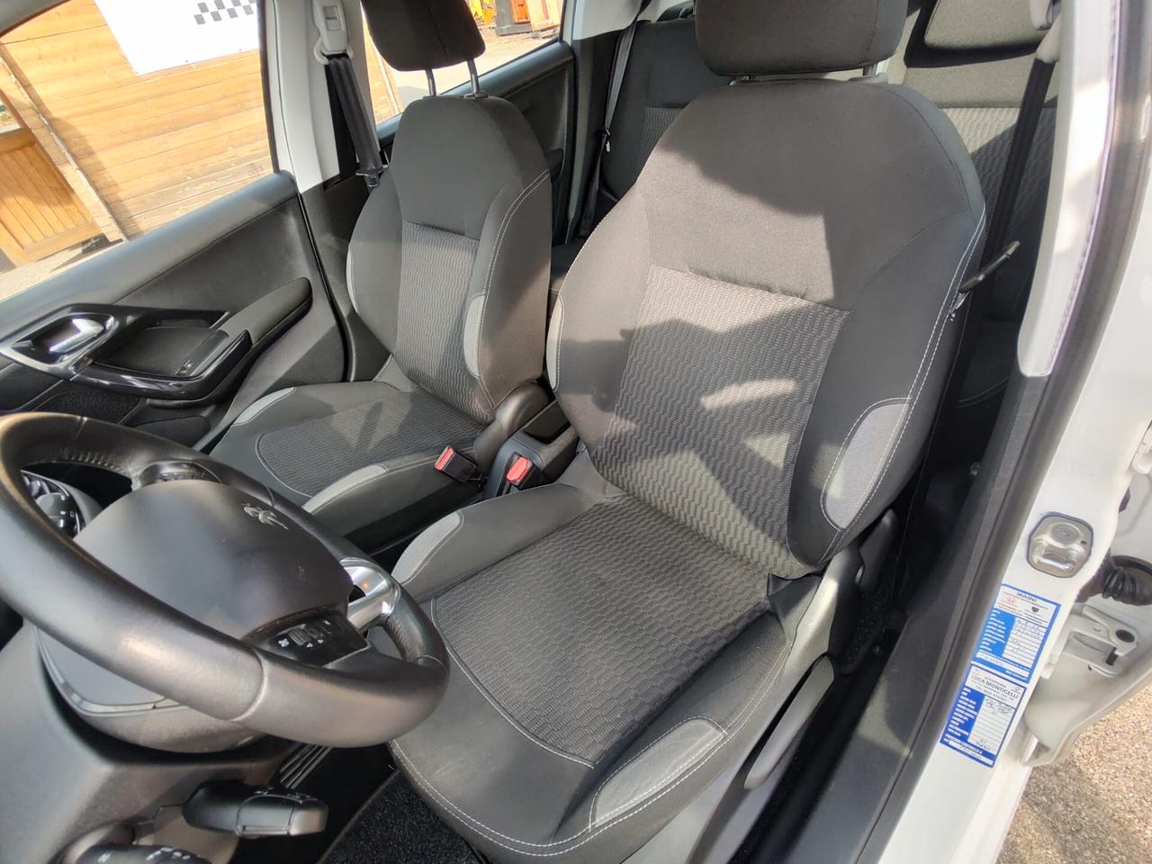 Peugeot 208 PureTech 82 5p. GPL Access, BENZINA\GPL, OK NEOPATENTATI