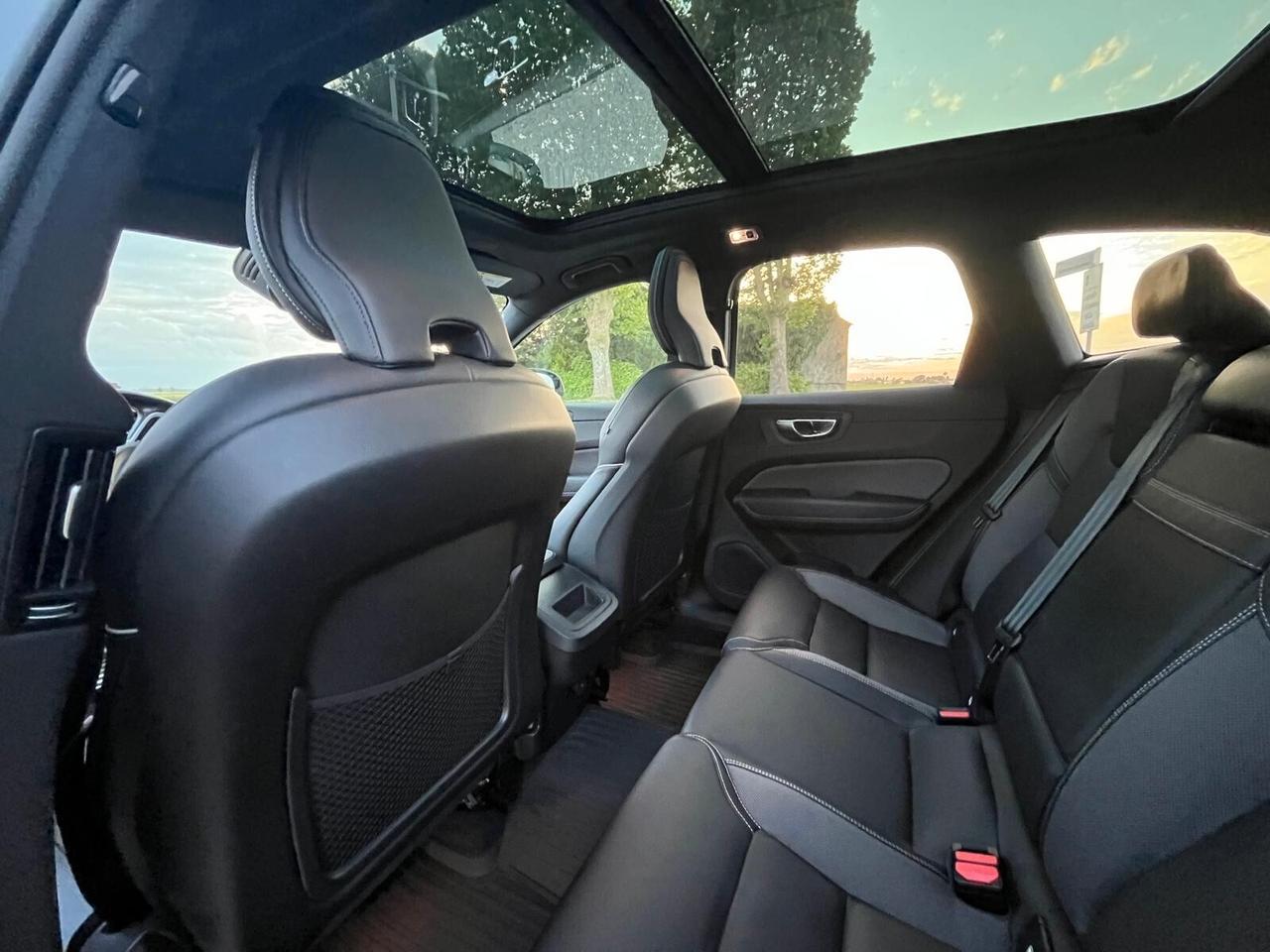 Volvo XC 60 XC60 B4 (d) AWD Geartronic R-design
