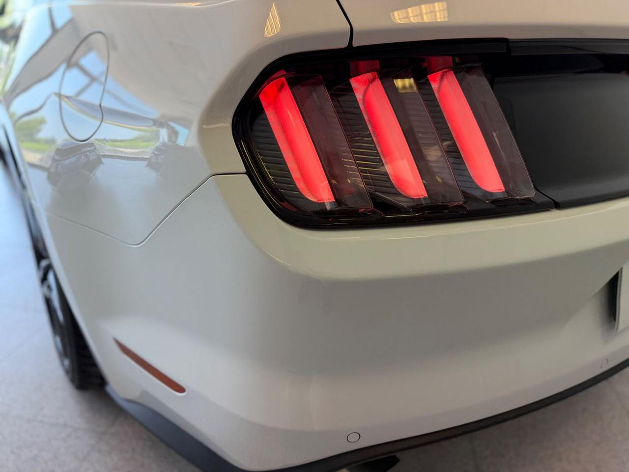 Ford Mustang Premium 2.3 EcoBoost #11589