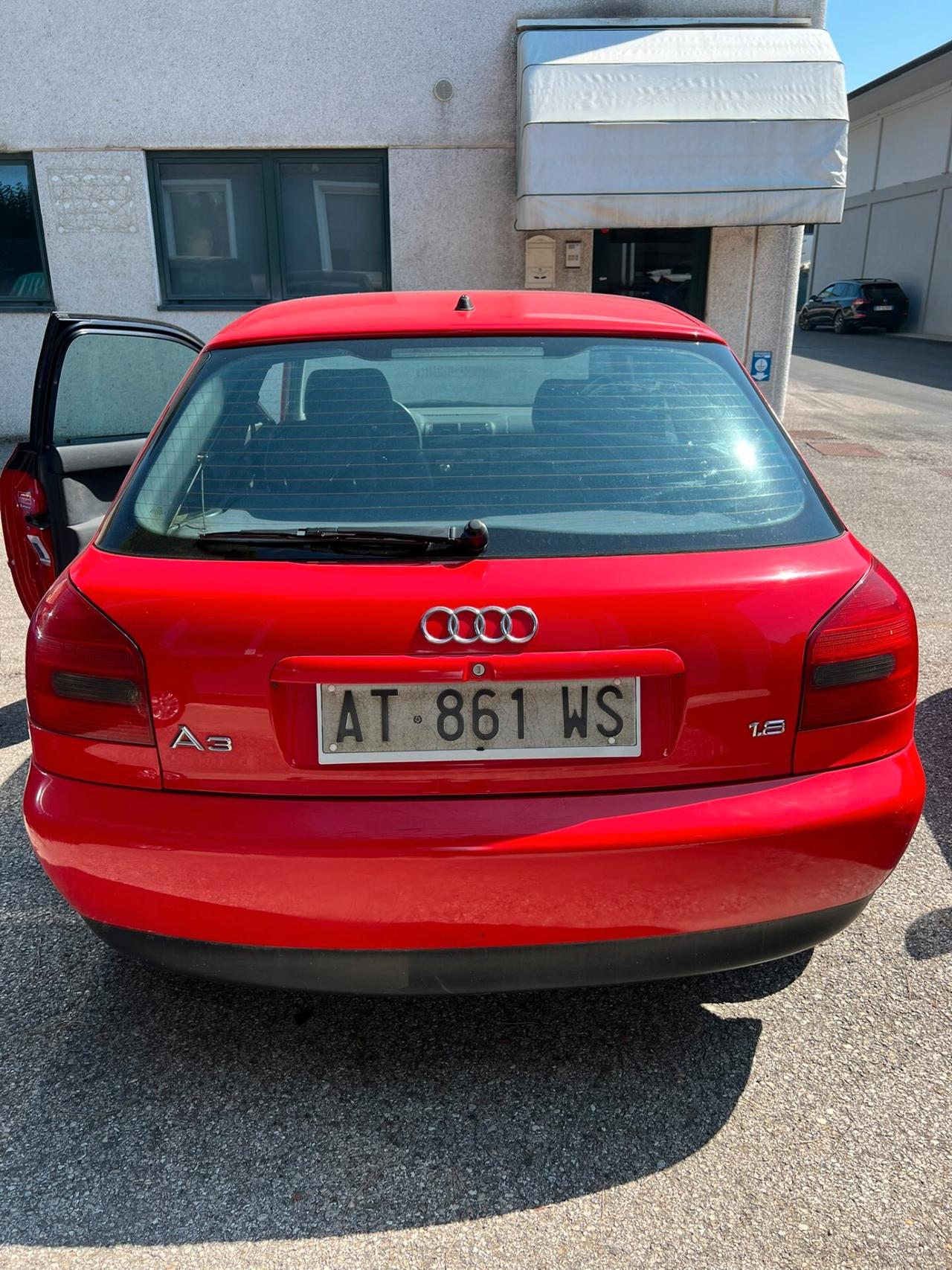 Audi A3 1.8 20V cat 3p. Ambition