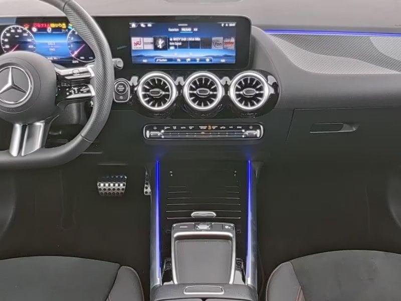 Mercedes-Benz GLA GLA 200 Automatic AMG Line Premium Camera 19" Mbux