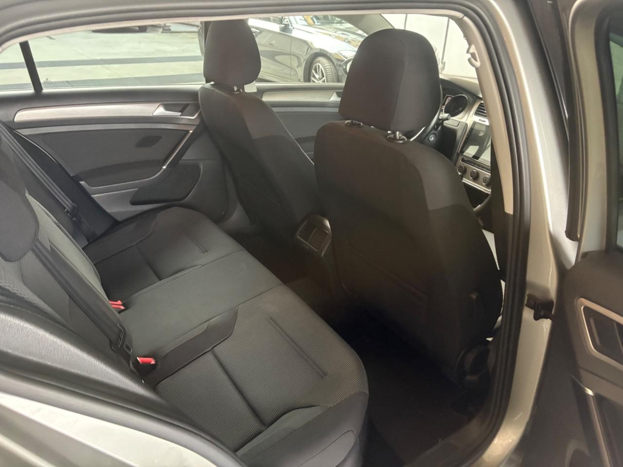 Volkswagen Golf Business 1.6 TDI DSG 5p. Highline BlueMotion Technology