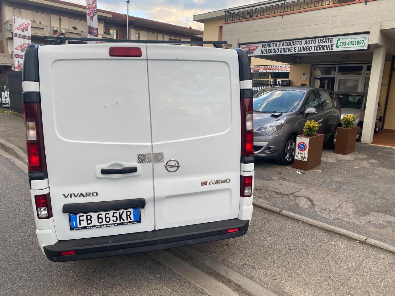 Opel vivaro disel 3 posti