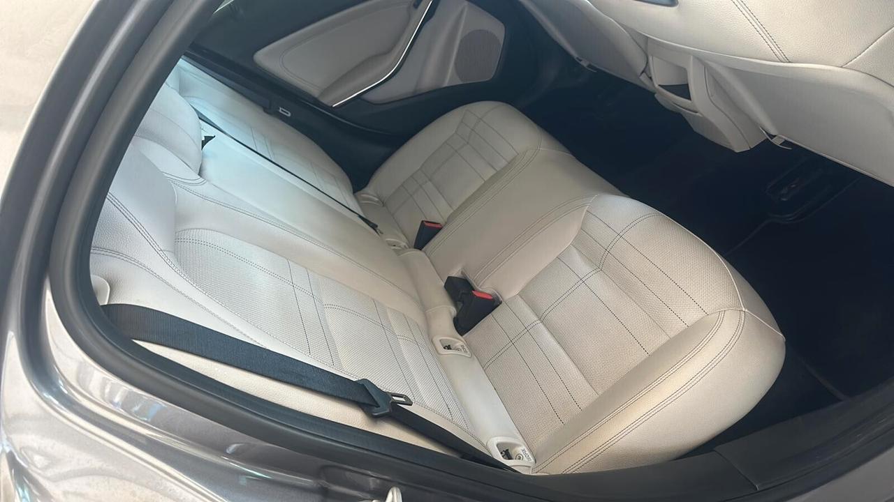 MERCEDES A180 PREMIUM INTERNI IN PELLE... FULL..