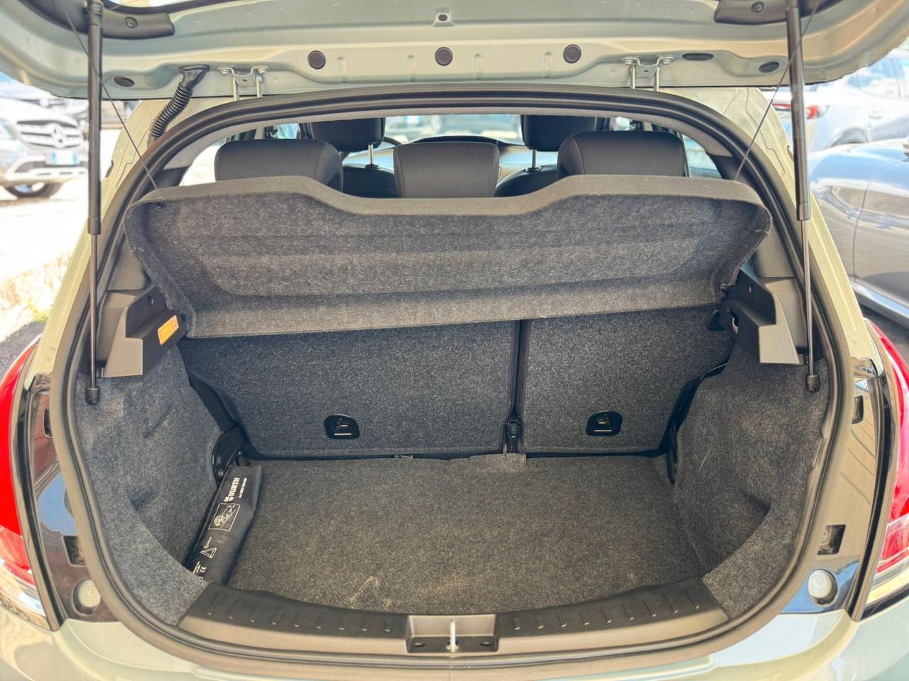 Lancia Ypsilon 1.0 FireFly 5 porte S&S Hybrid Silver Plus