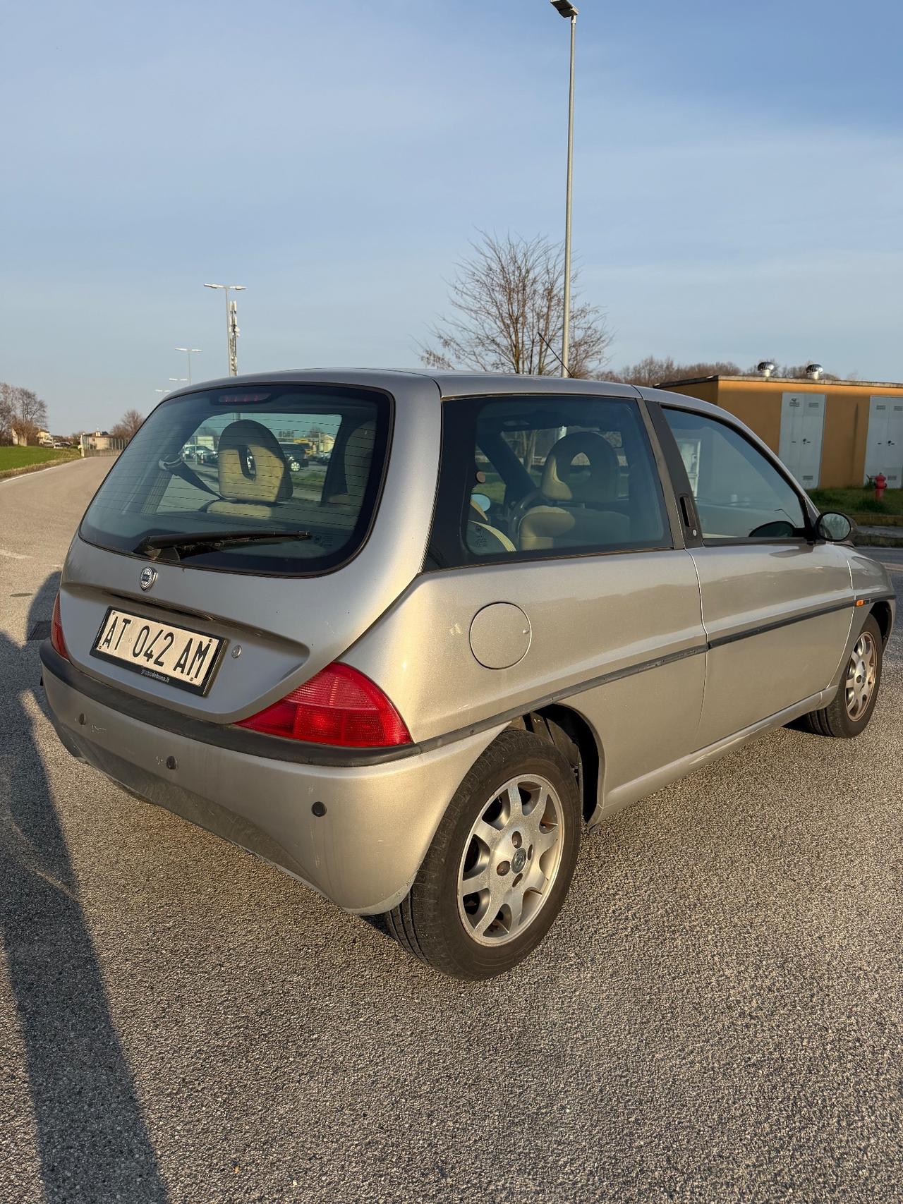 Lancia Y 1.4i 12V cat LS