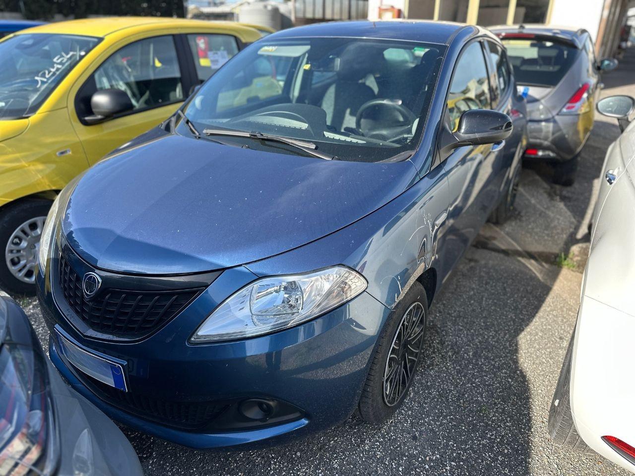 LANCIA Ypsilon III 2021 - Ypsilon 1.0 firefly hybrid Silver s&s 70cv