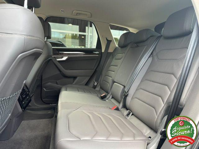 VOLKSWAGEN Touareg 3.0 V6 TDI SCR Atmosphere