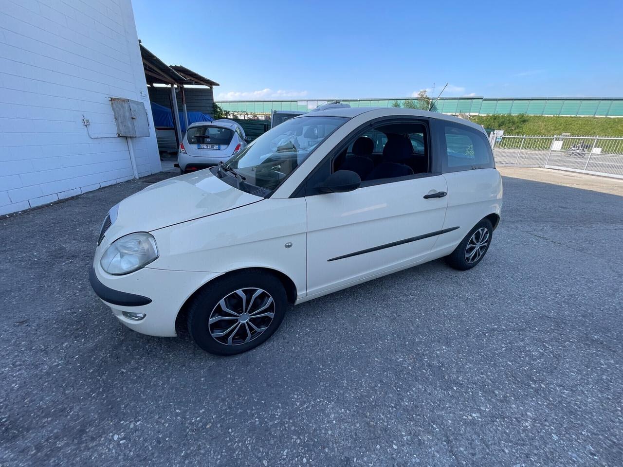 Lancia Ypsilon 1.2 Oro