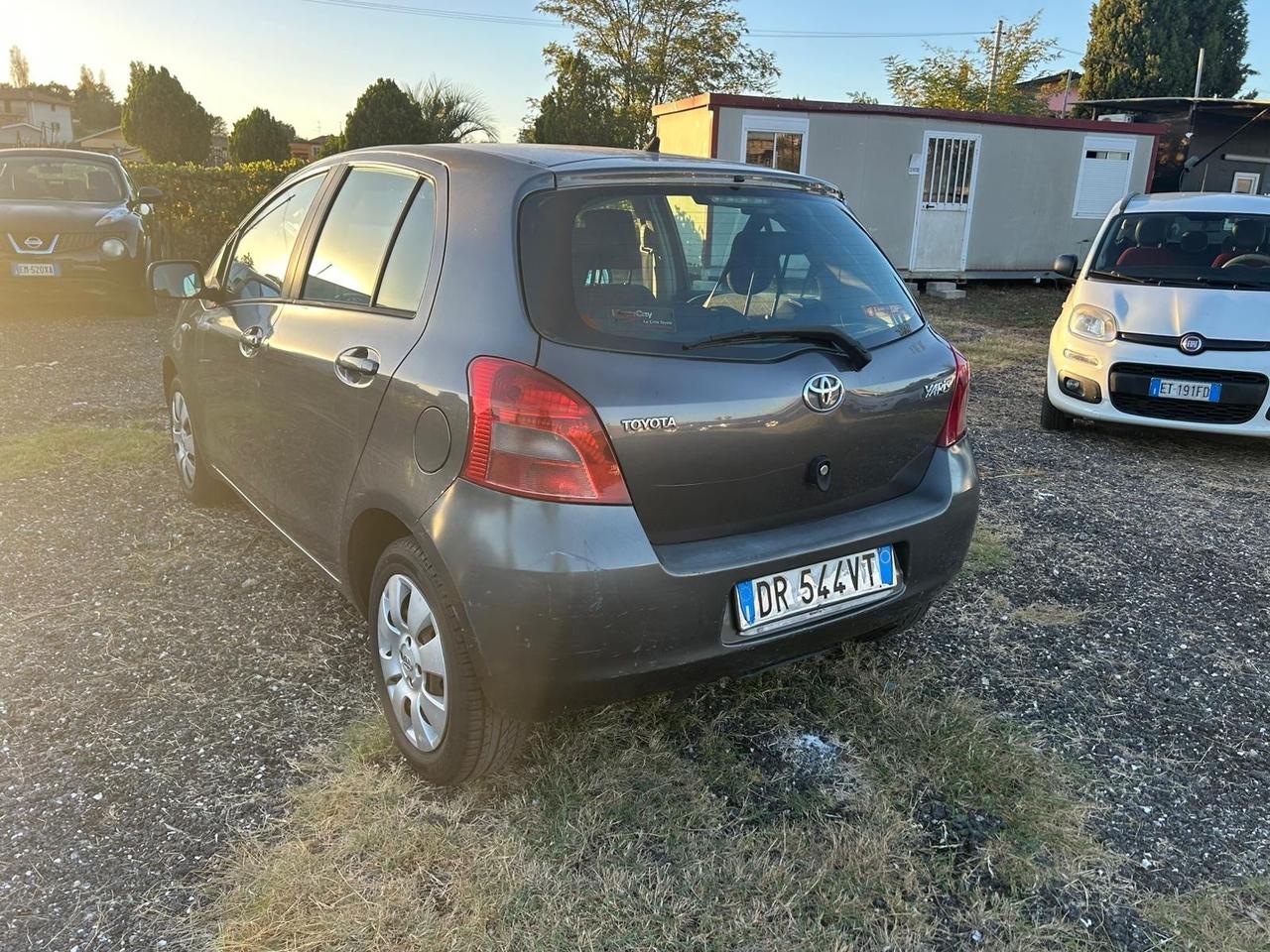Toyota Yaris 1.0 5 porte Sol