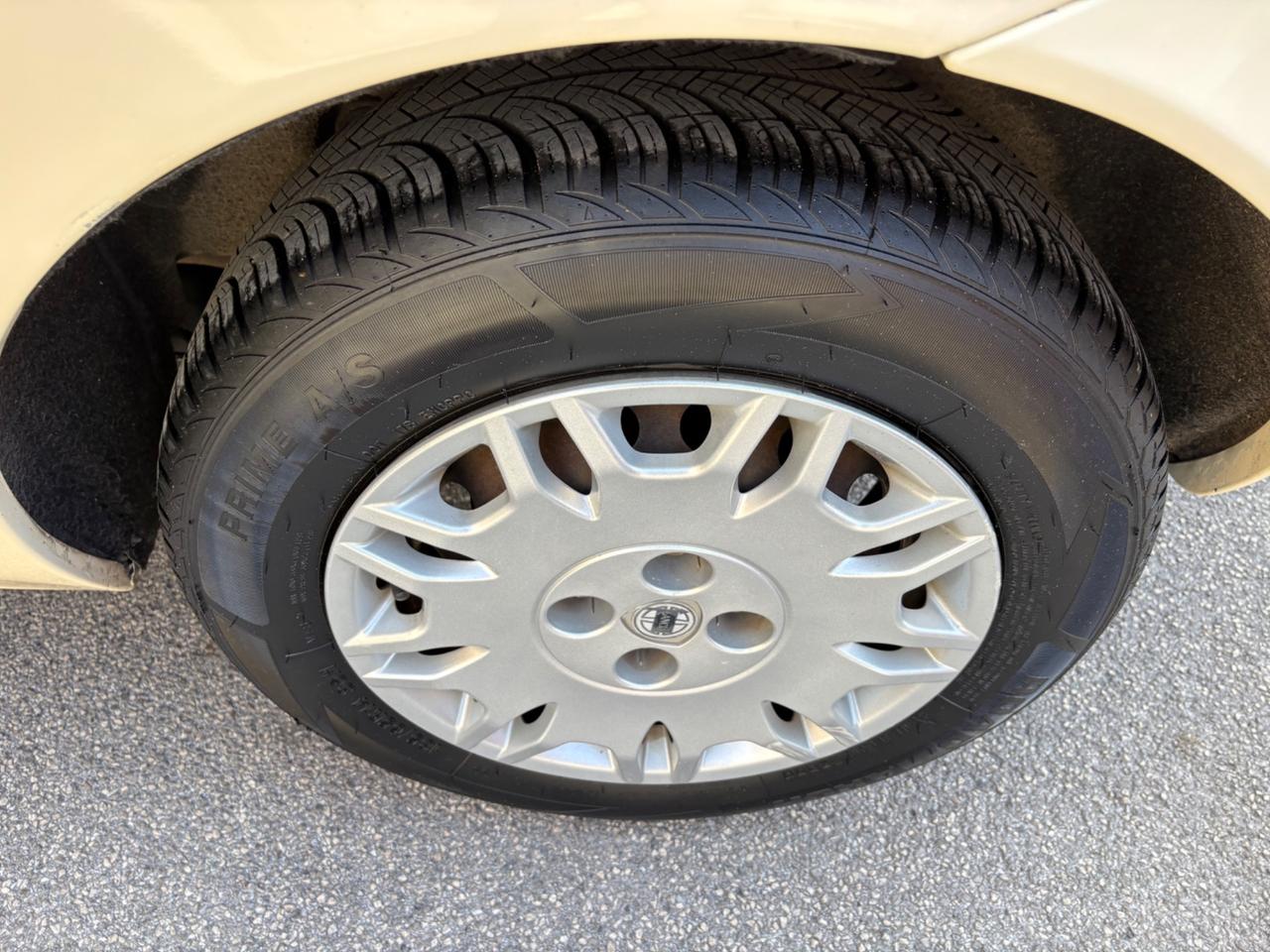 Lancia Ypsilon 1.4 benz. magnifiche condizioni