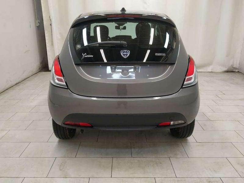 Lancia Ypsilon 1.0 firefly hybrid Silver Plus s&s 70cv