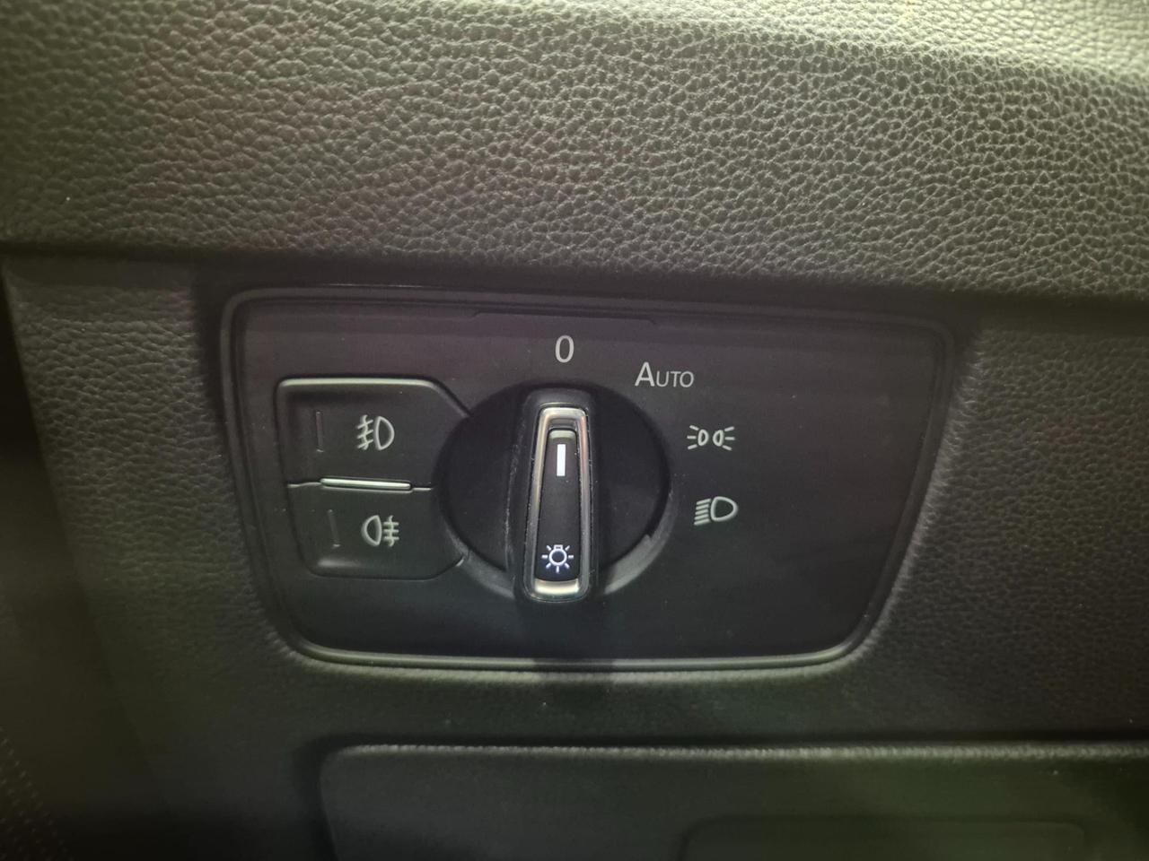 Volkswagen Passat Variant 2.0 tdi Highline 150cv dsg - ACC/Lim - Carplay - Sens. Park.