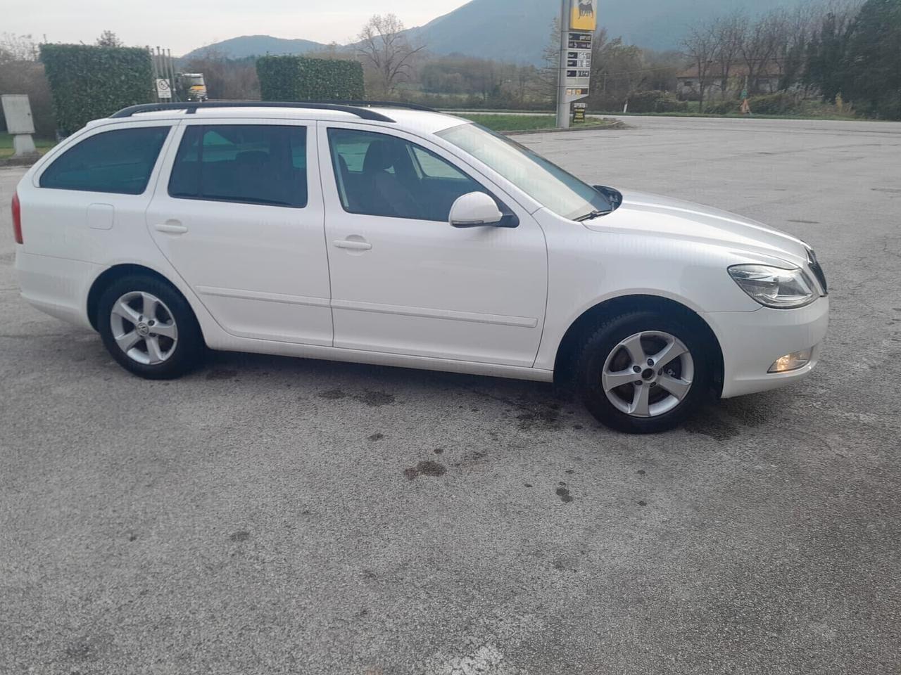 Skoda Octavia 1.6 TDI CR F.AP. Wagon Elegance