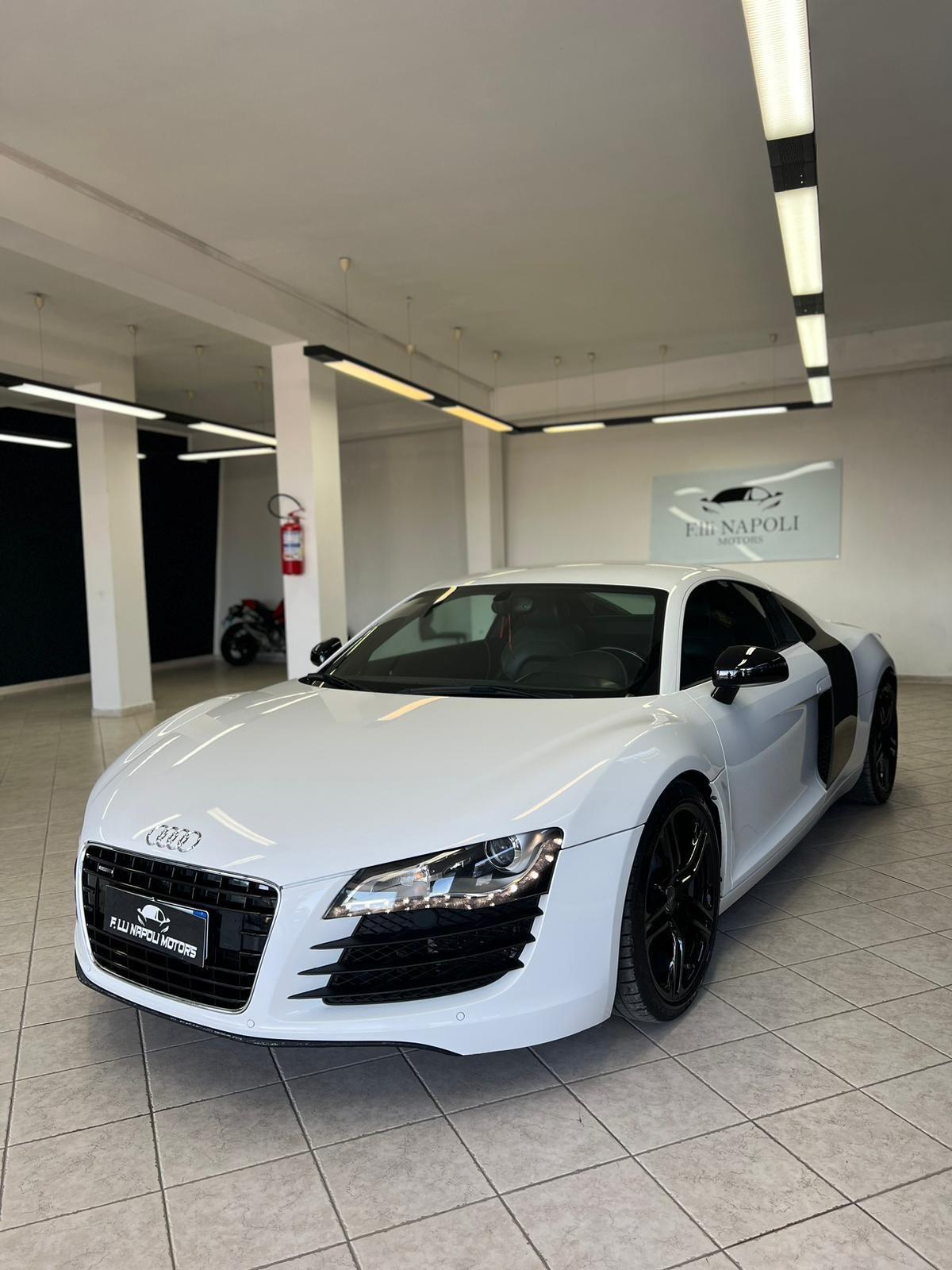 Audi R8 4.2 V8 FSI quattro R tronic