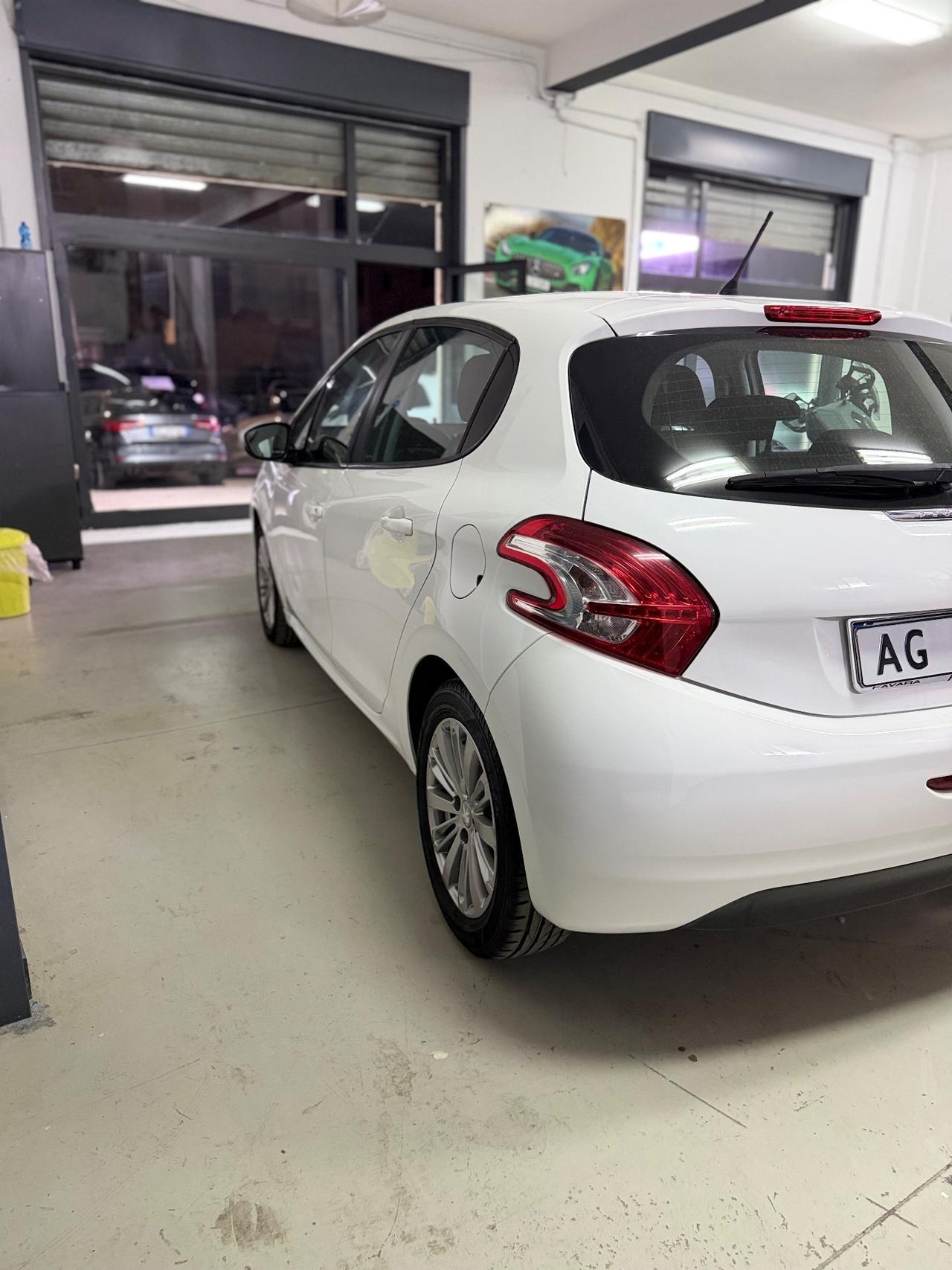 Peugeot 208 1.4 HDi 68 CV 5 porte Active