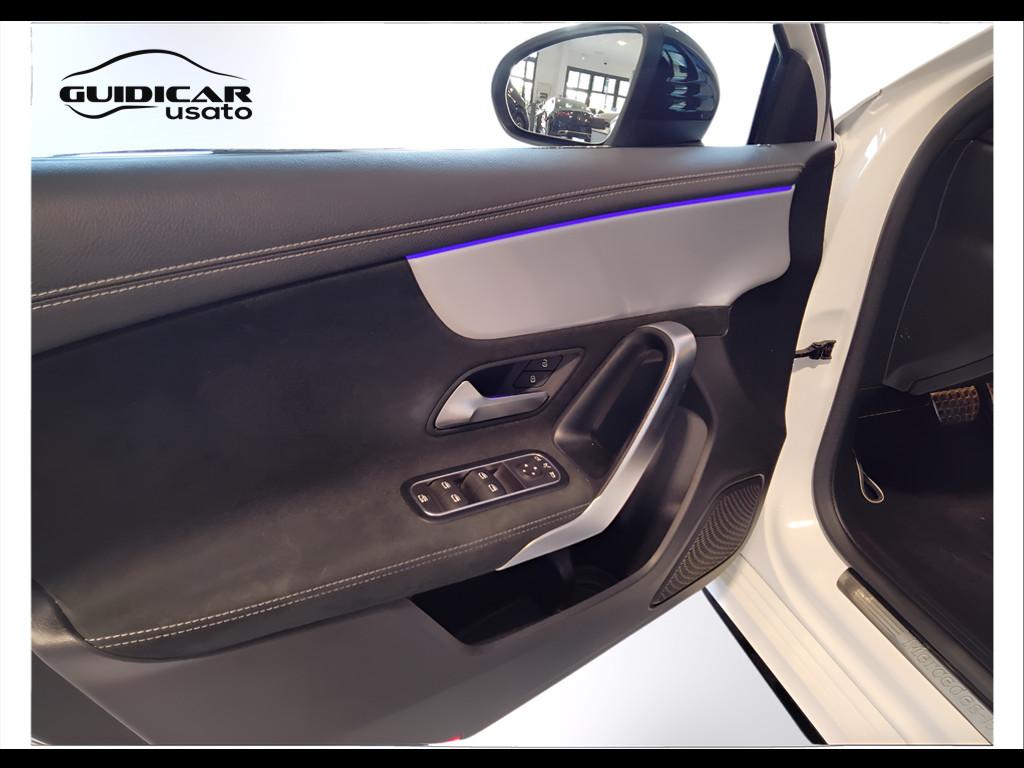 Mercedes-Benz Classe A - W177 2018 - A 180 d Premium Night edition
