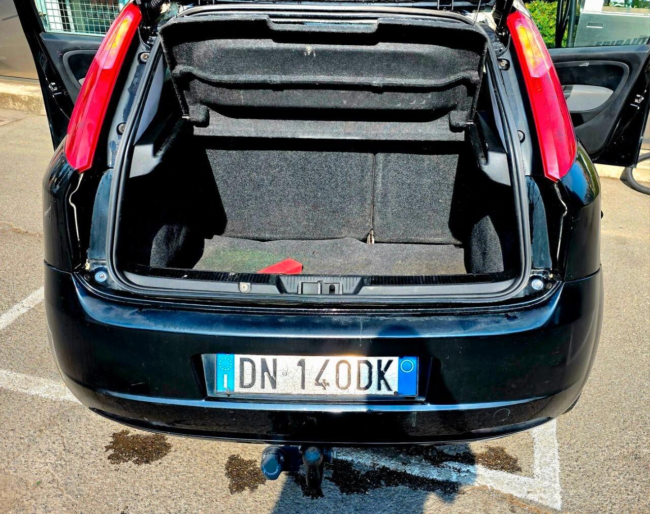 Fiat Grande Punto 1.2 NEOPATENTATI con gancio traino