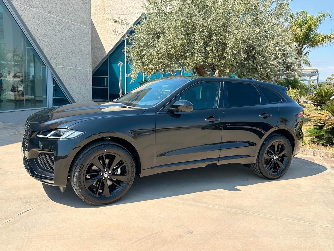 Jaguar F-Pace 2.0 D 163 CV AWD aut. R-Dynamic S - possibilità noleggio noscoring
