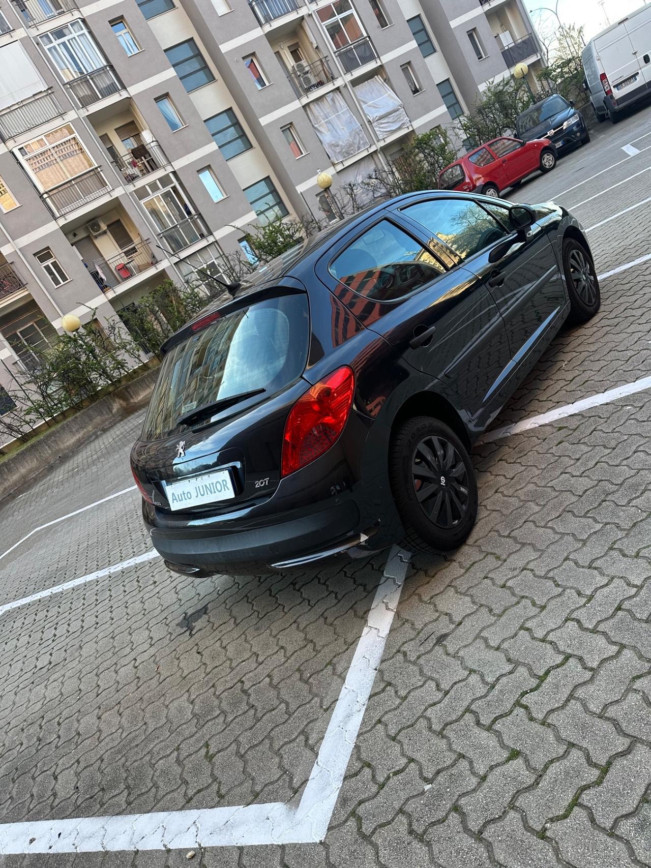Peugeot 207 1.4 8V 75CV 5p. ONE Line