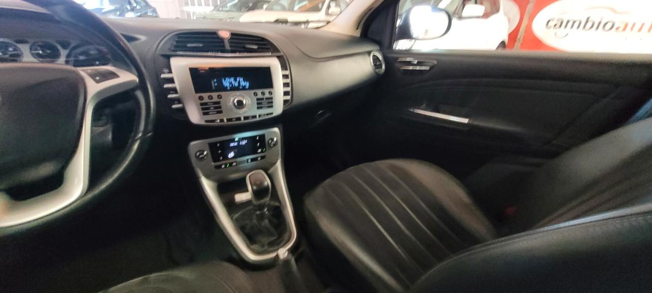 Lancia Delta 1.9 MJT Twinturbo DPF Oro