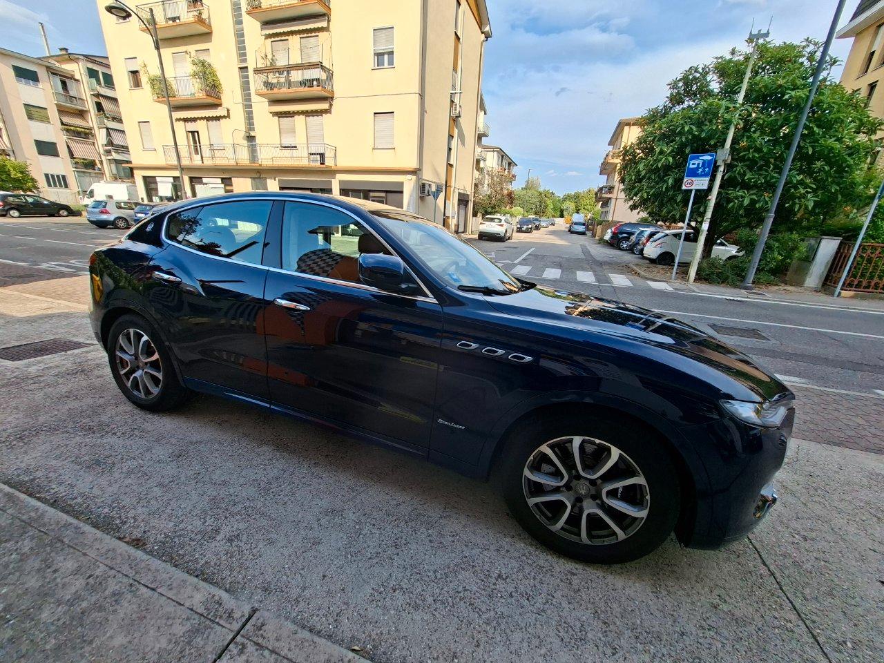 Maserati Levante 3.0 V6 250cv GRAN LUSSO