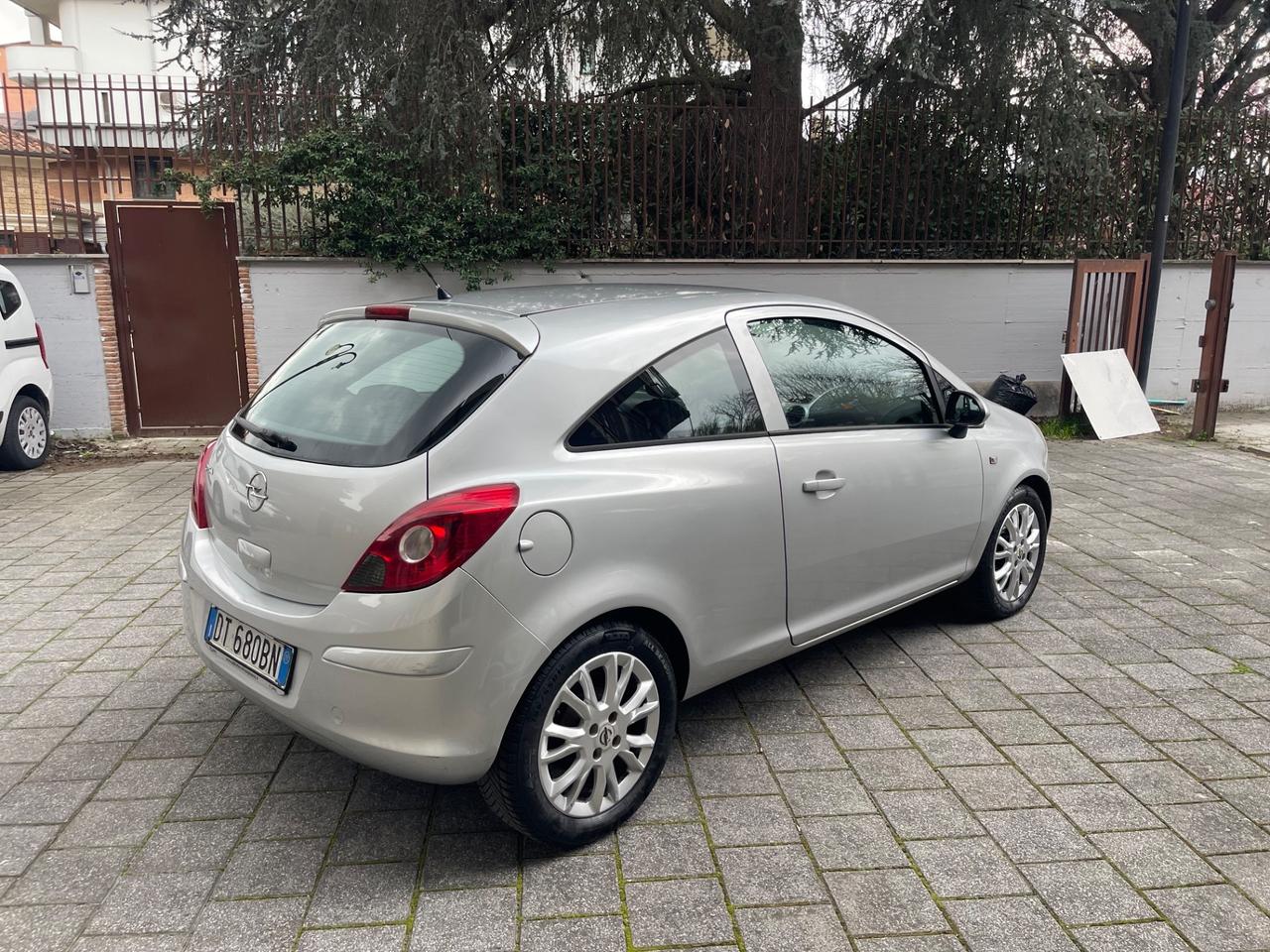 Opel Corsa GPL