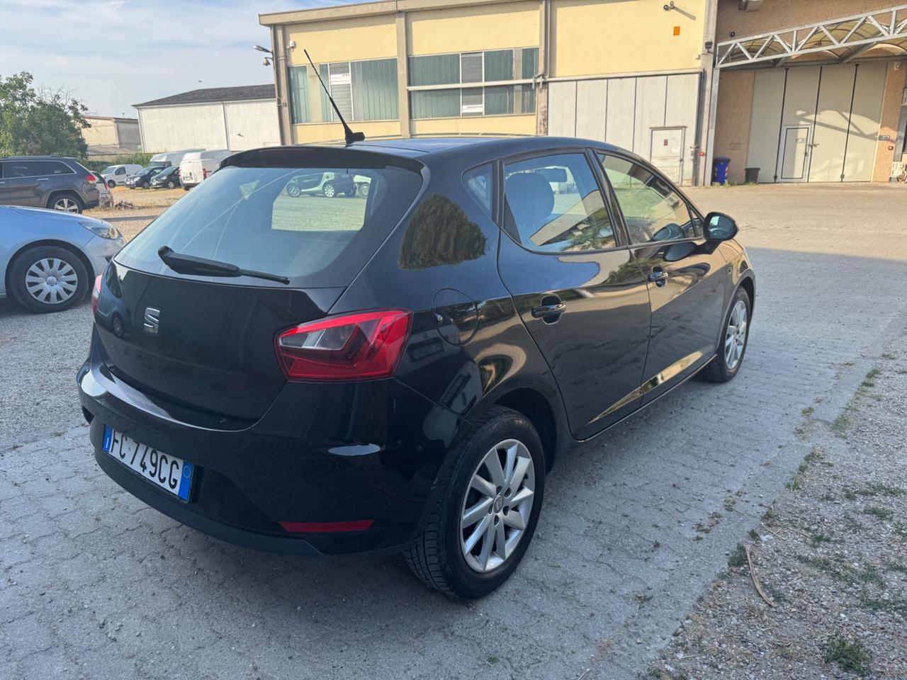Seat Ibiza 1.4 TDI 75 CV 2016 neopatentato.
