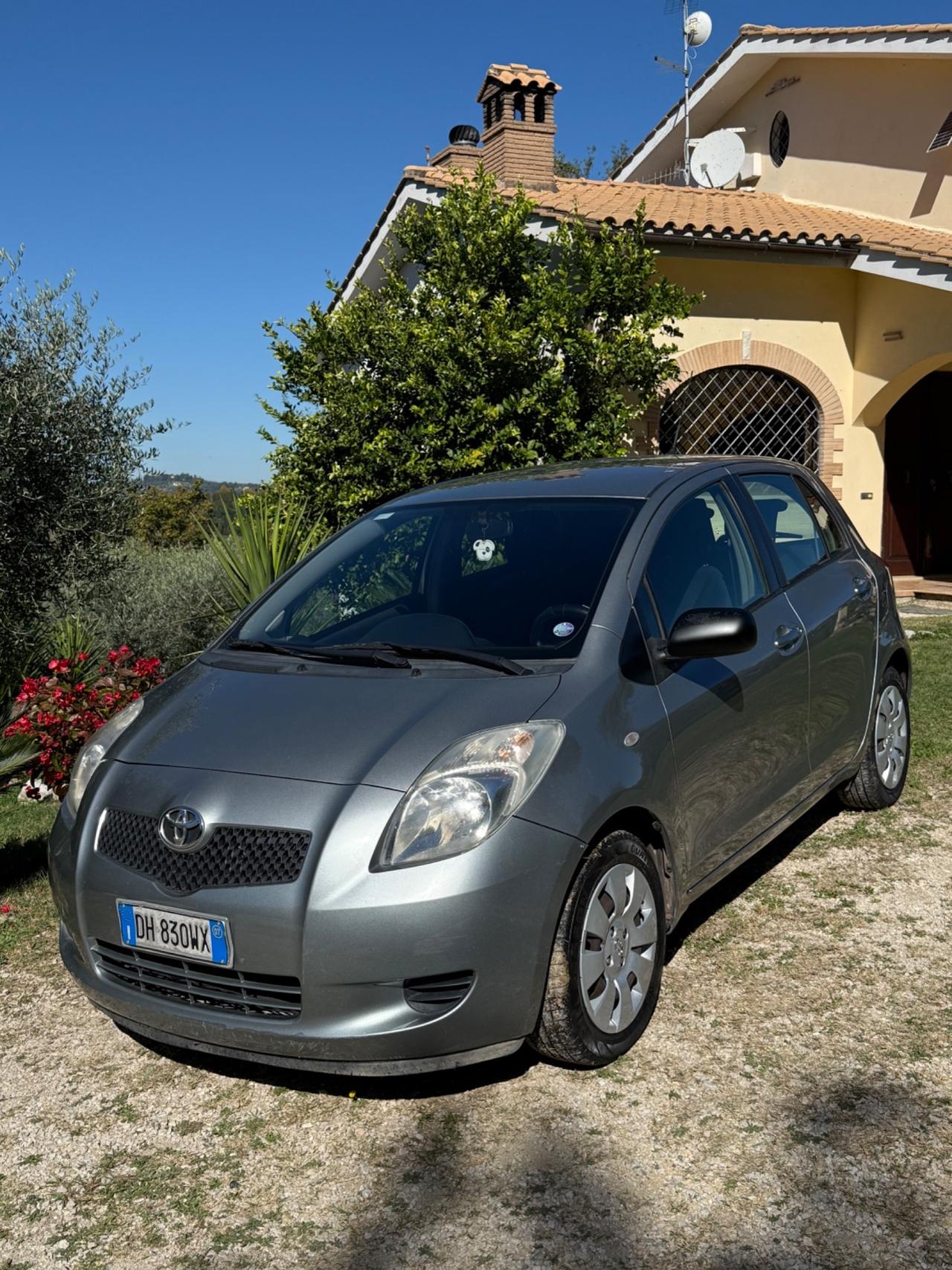 Toyota Yaris 1.0 5 porte Sol