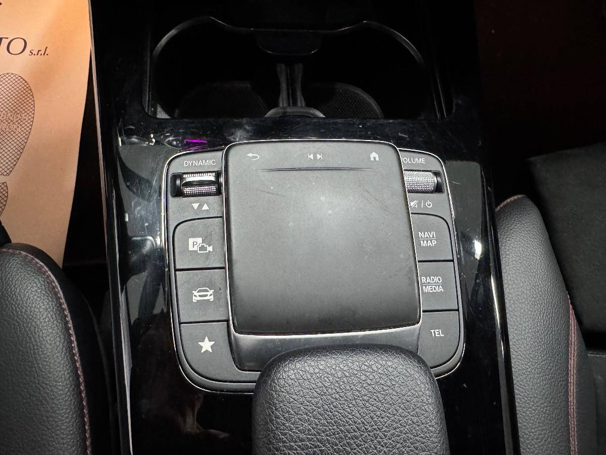 MERCEDES A 180 d Automatic Premium AMG TETTO/ LUCI/ BURMESTER/ MEMORIE