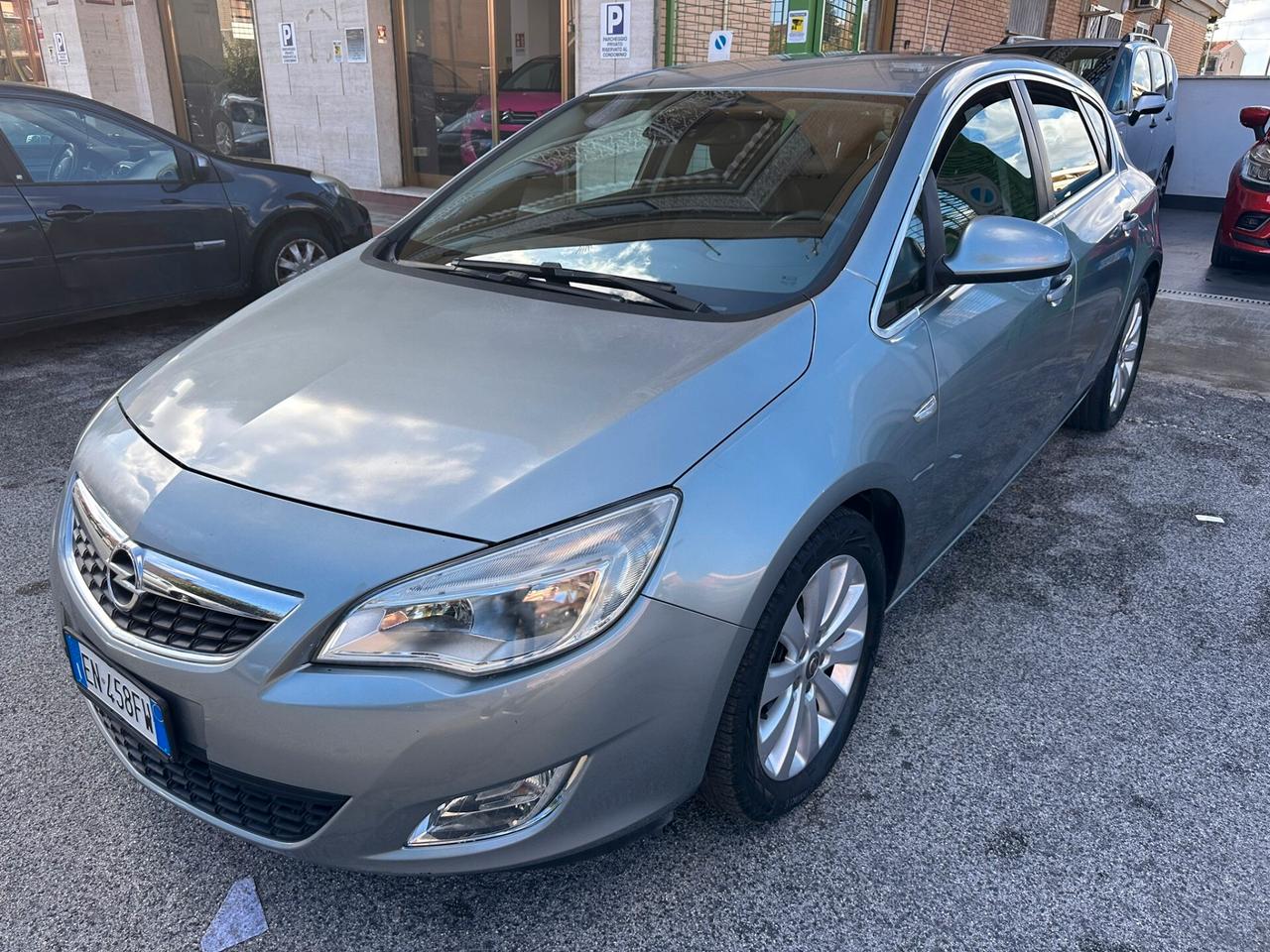 Opel Astra 1.7 CDTI 110CV EcoFLEX S&S 5 porte Cosmo