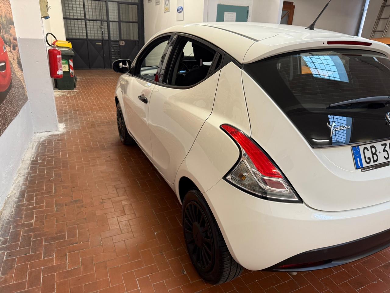 Lancia Ypsilon 1.2 69 CV 5 porte GPL Ecochic Elefantino Blu