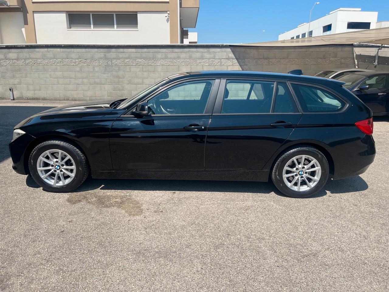 Bmw 318 d 143cv Touring Business AUTOM. NAVI/PDC/TEL PERFETTA!!
