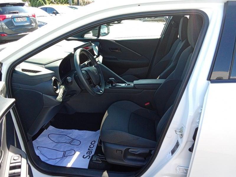 Toyota C-HR (2023-->) 2.0 HV Trend