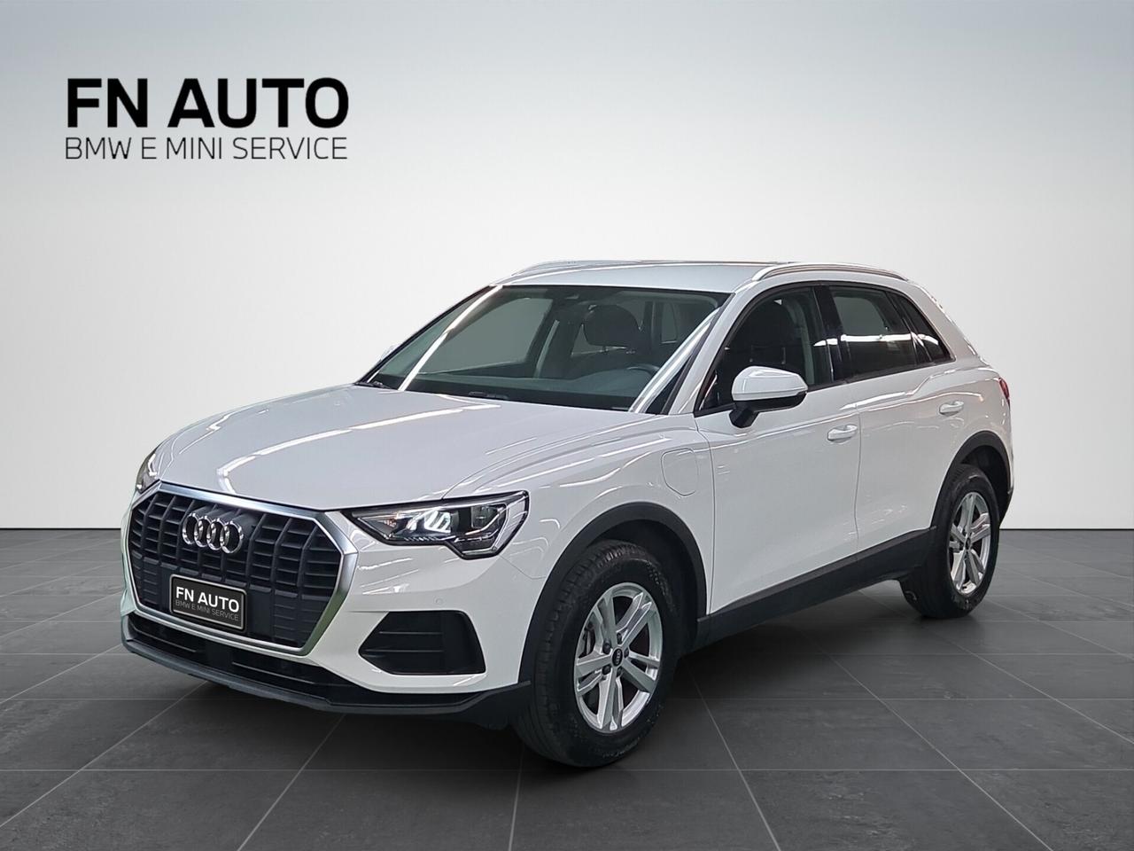 Audi Q3 45 TFSI e S tronic Business