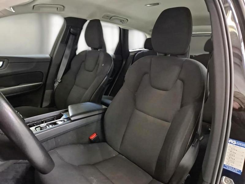 VOLVO XC60 B4 D AWD automatico Momentum