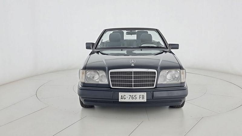 Mercedes-Benz Serie E E 200 cat Cabriolet ASI