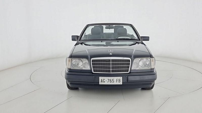 Mercedes-Benz Serie E E 200 cat Cabriolet