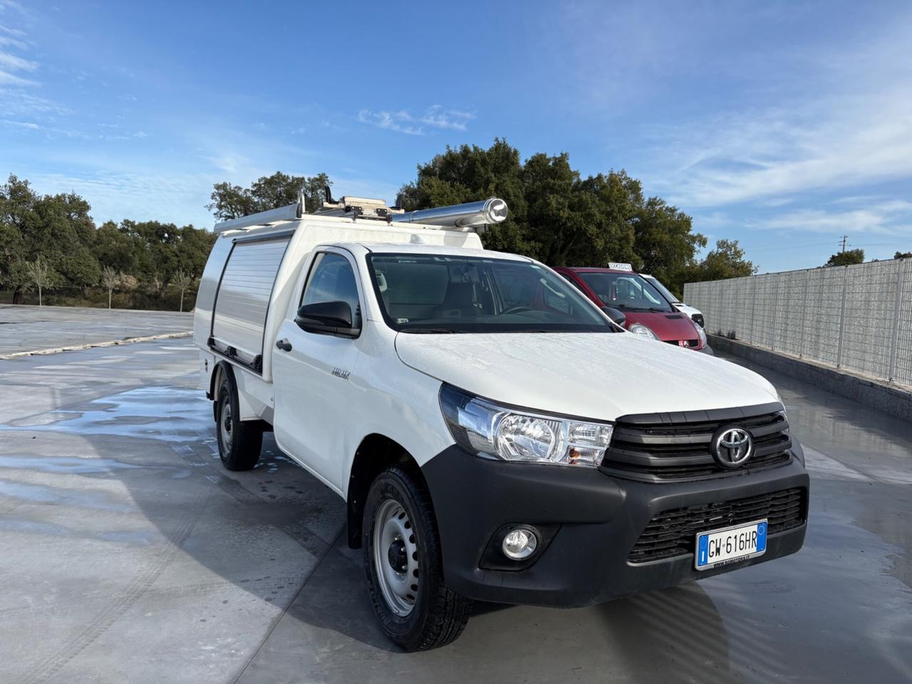 Toyota Hilux 2.4 D-4D A/T 4WD OFFICINA MOBILE, 2 Posti