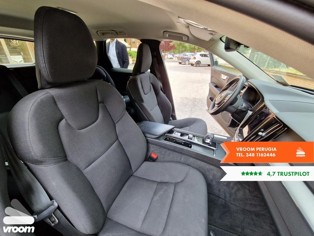VOLVO XC60 B4 2022 2.0D 197CV HIBRID Plus Dark