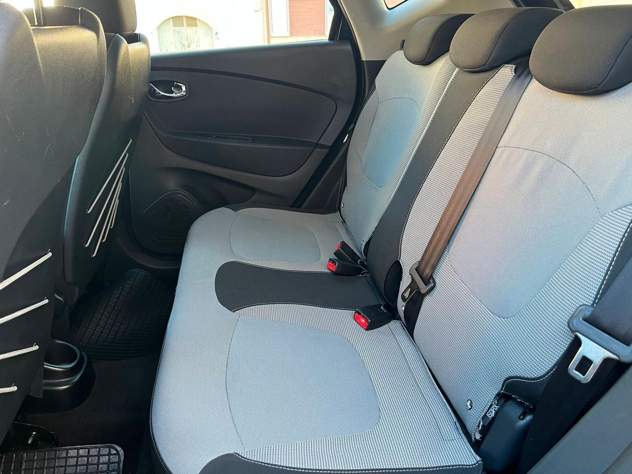 RENAULT CAPTUR 1.5 9OCV R-LINK TOP FULL NAVI RETROC DISTRIBUZ ESEGUITA